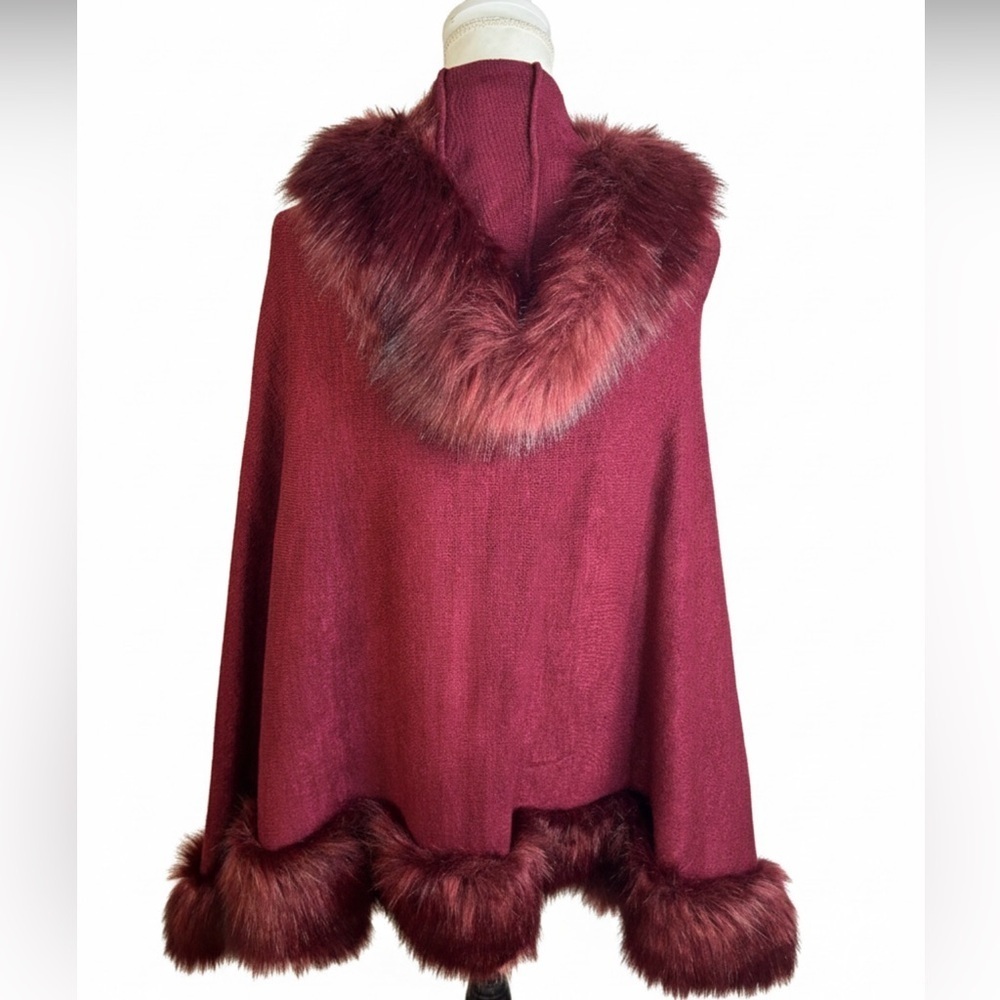 NEW Luxe Burgundy Faux Fur Trim Hooded Cape Elegant Winter Wrap NWOT